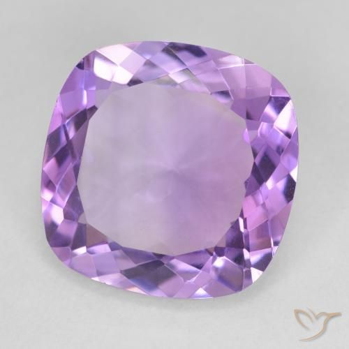 Amatista Violeta medio natural de 10.76 ct, Forma Cojín, VVS