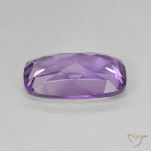 Amatista Violeta medio natural de 5.86 ct, Forma Cojín, VVS