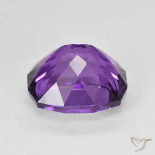 Amatista Violeta vívido natural de 6.33 ct, Forma Cojín, VS