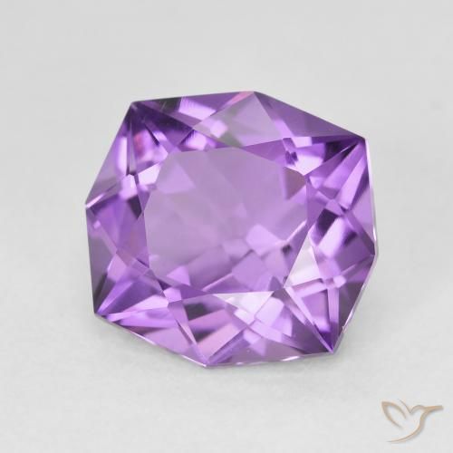 Amatista Violeta medio natural de 4.77 ct, Elegante, VVS-VS