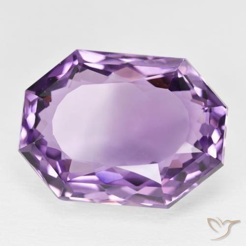Amatista Violeta púrpura intenso natural de 26.72 ct, Corte Octágono / Esmeralda, VVS