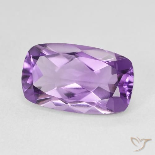 Amatista Violeta medio claro natural de 5.66 ct, Forma Cojín, VVS