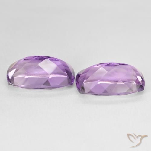 Gemas de Amatista Violeta medio natural de 12.59 ct, Forma Cojín, VVS
