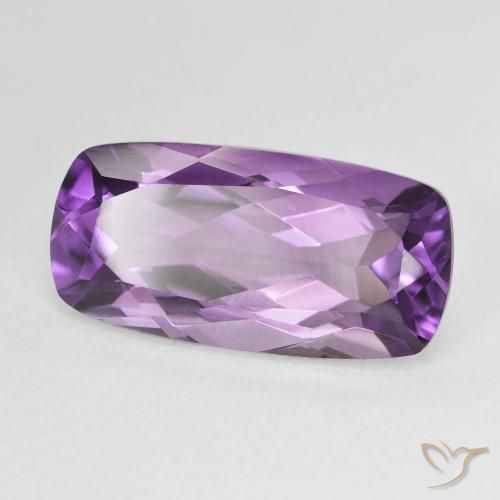 Amatista Violeta medio natural de 7.81 ct, Forma Cojín, VVS