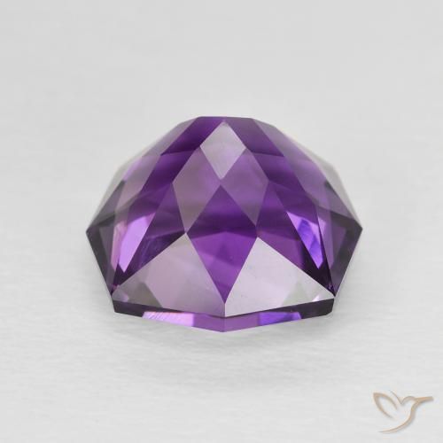 Amatista Violeta intenso natural de 3.97 ct, Forma elegante, VVS-VS