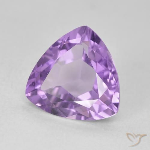 Amatista Violeta medio natural de 3.06 ct, Trillón, VVS-VS