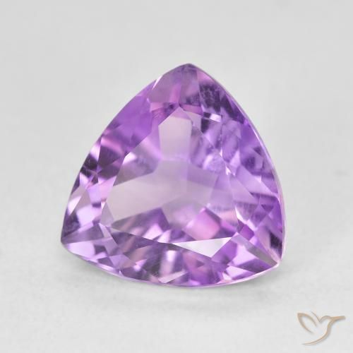 Amatista Violeta medio natural de 3.06 ct, Trillón, VS