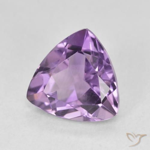 Amatista Violeta medio natural de 2.86 ct, Trillón, VVS