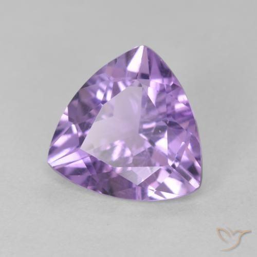 Amatista Violeta medio natural de 2.60 ct, Trillón, VS