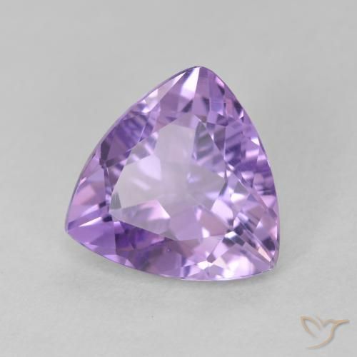 Amatista Violeta medio natural de 2.72 ct, Trillón, VS