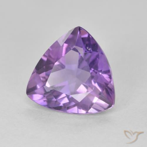 Amatista Violeta medio natural de 2.72 ct, Trillón, VS