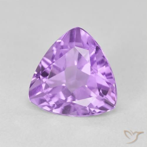 Amatista Violeta rosáceo claro natural de 3.02 ct, Trillón, VS