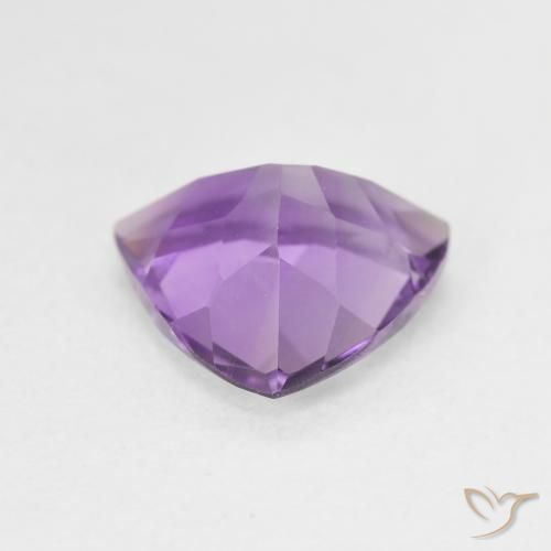 Amatista Violeta rosáceo medio natural de 2.51 ct, Trillón, VVS