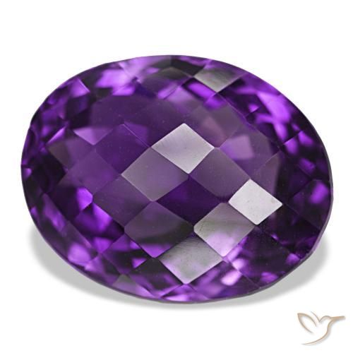 Amatista Violeta rojizo natural de 30.20 ct, Corte Óvalo, IF