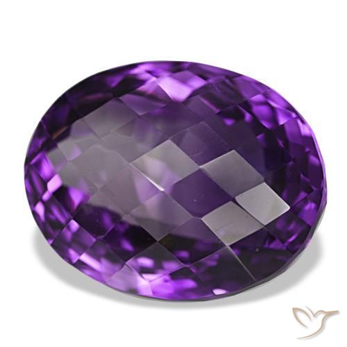 Amatista Violeta medio natural de 32.51 ct, Corte Óvalo, IF