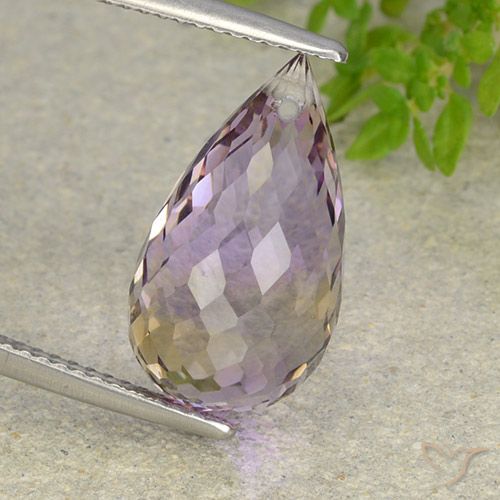 Ametrino bicolor natural de 8,61 ct, briolette, VVS