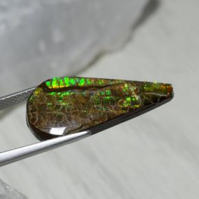 Ammolita multicolor natural de 7,94 ct, en forma de pera, opaco