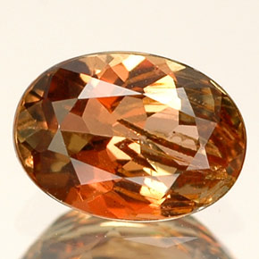 andalucita Multicolor natural de 0.56 ct, Corte Óvalo, VVS-VS