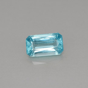 Apatito Azul claro natural de 0.81 ct, corte esmeralda, VS