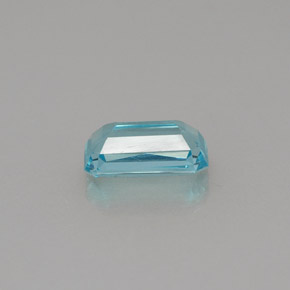 Apatito Azul claro natural de 0.81 ct, corte esmeralda, VS