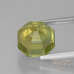 Apatito Amarillo verdoso natural de 9.46 ct, Corte Octágono / Esmeralda, VS