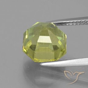 Apatito Verde amarillento natural de 5.76 ct, Corte Octágono / Esmeralda, VS
