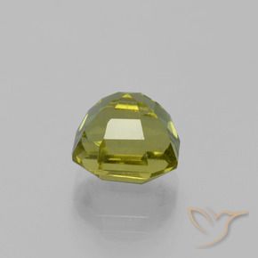 Apatito Verde terroso cálido natural de 4.68 ct, Corte Octágono / Esmeralda, VS