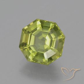 Apatito Verde terroso claro natural de 2.95 ct, Corte Octágono / Esmeralda, VS