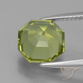 Apatito Verde amarillento natural de 3.54 ct, Corte Octágono / Esmeralda, VVS-VS