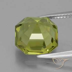 Apatito Verde terroso claro natural de 6.64 ct, Corte Octágono / Esmeralda, VS