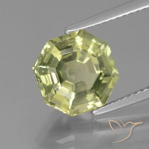 Apatito Verde medio natural de 3.68 ct, Corte Octágono / Esmeralda, VS