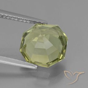 Apatito Verde medio natural de 3.68 ct, Corte Octágono / Esmeralda, VS