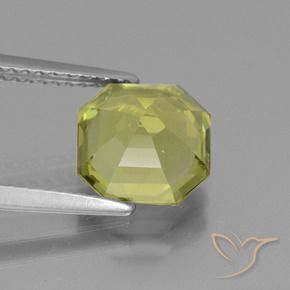 Apatito Amarillo  verdoso natural de 2.68 ct, Corte Octágono / Esmeralda, VVS-VS