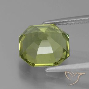 Apatito Medium Light Green natural de 4.78 ct, Corte Octágono / Esmeralda, VS