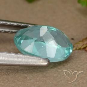 Apatito Verde azulado claro natural de 0.92 ct, Ovalada, VS