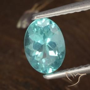 Apatito Verde azulado claro natural de 0.84 ct, Ovalada, VS