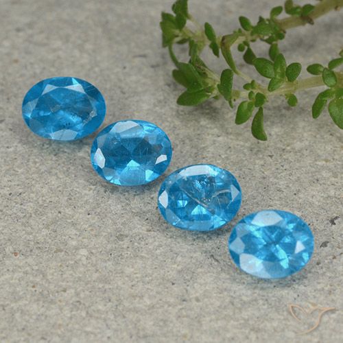 1.28ctw Natural Azul medio Apatito, Ovalada, VS