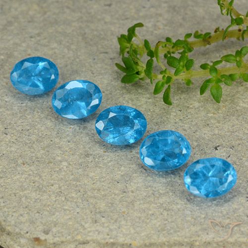 1.87ctw Natural Azul Apatito, Ovalada, VS