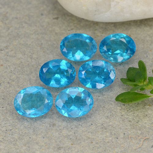 1.90ctw Natural Azul medio Apatito, Ovalada, VS