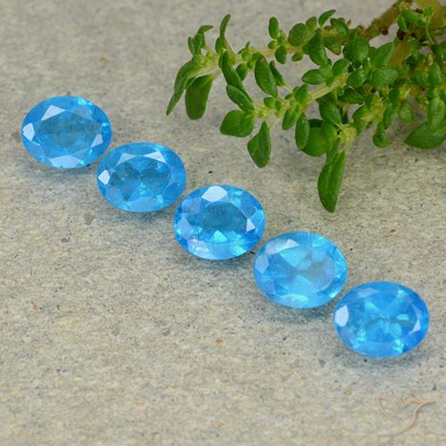 1.90ctw Natural Azul Apatito, Ovalada, VS
