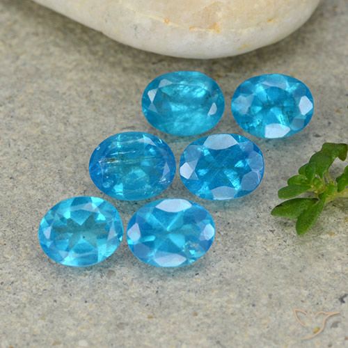 2.15ctw Natural Azul eléctrico Apatito, Ovalada, VS