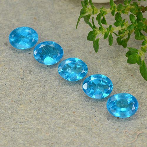 1.70ctw Natural Azul agua oscuro Apatito, Ovalada, VS
