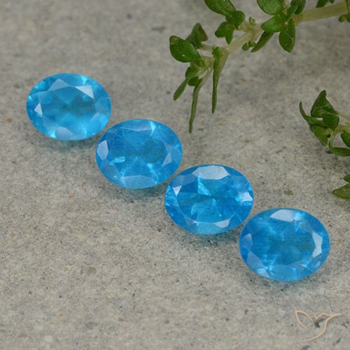 1.57ctw Natural Azul azur Apatito, Ovalada, VS