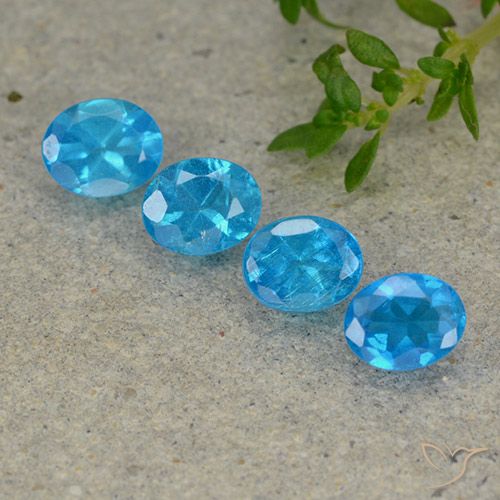 1.58ctw Natural Azul agua oscuro Apatito, Ovalada, VS