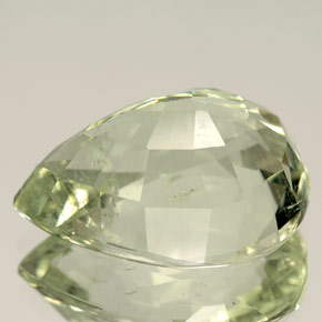 Aguamarina Verde claro natural de 9.89 ct, En forma de pera, SI