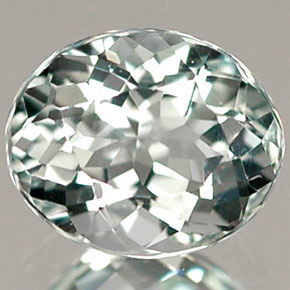 Aguamarina Azul claro natural de 0.69 ct, Corte Óvalo, VVS