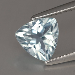 Aguamarina Azul claro natural de 0.99 ct, Trillón, VVS
