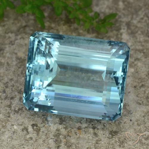 40.56ct Natural Azul agua oscuro Aguamarina, corte esmeralda, VVS