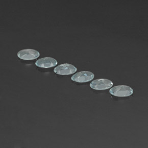 Gemas de Aguamarina Azul claro natural de  ct, Corte Óvalo, VVS