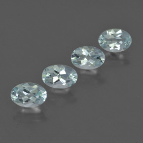 Gemas de Aguamarina Azul pálido natural de 1.68 ct, Corte Óvalo, VS